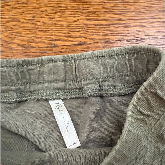Rylee + Cru Green Pocket Shorts Size 18-24 Months - Picture 3 of 4